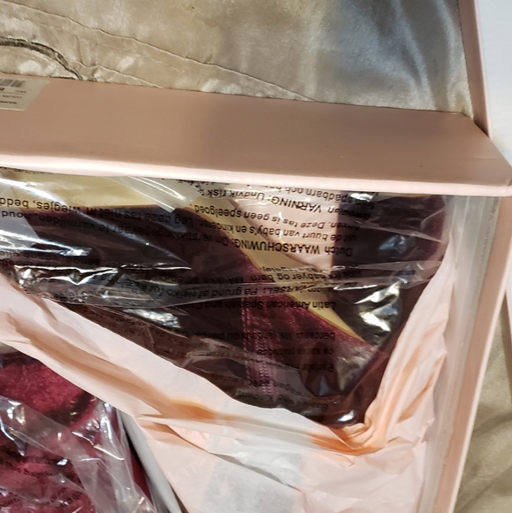 these cute velvet soft Burgundy booties have 4 inch heel - Picture 6 of 6